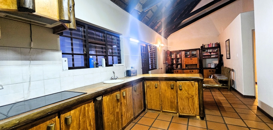 5 Bedroom Property for Sale in Myburgh Park Western Cape